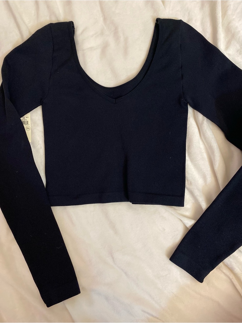 Aeropostale Black Long-Sleeve Scoop Crop Top